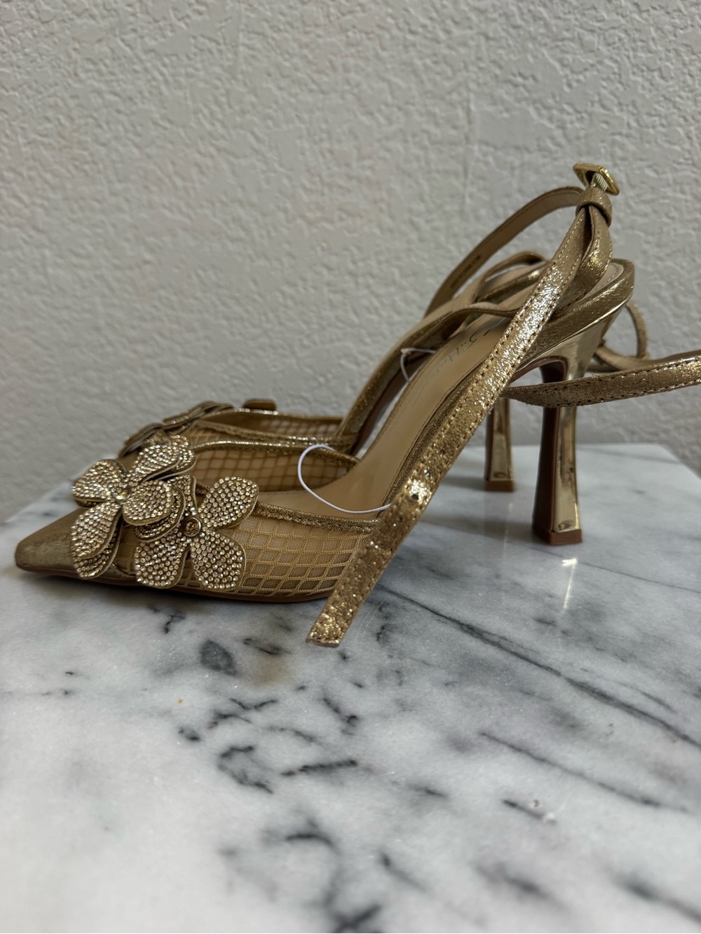 NWOT Betsey Johnson Gold Floral Crystal Pointed-Toe Heels - Picture 4 of 8